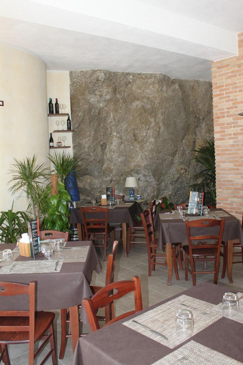 מונריאלה Locanda Del Drago מראה חיצוני תמונה