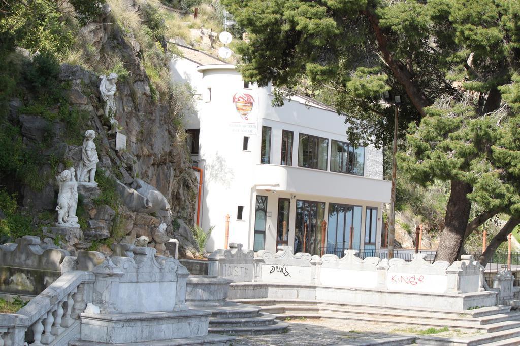 מונריאלה Locanda Del Drago מראה חיצוני תמונה